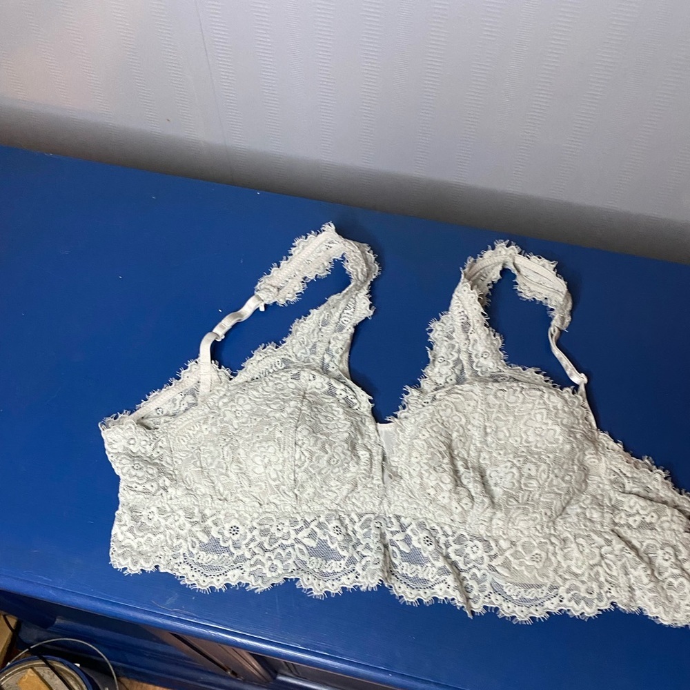 Aerie Lace padded Bralette in Soft green size Medium